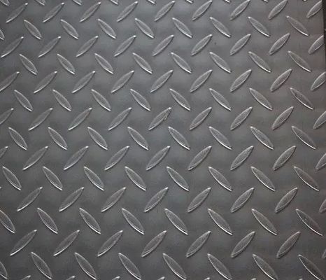 2000-12000mm Length JIS Standard Q235 A36 Q345 Mild Hot Rolled Carbon Steel Checkered Floor Plate with Ms Diamond Pattern